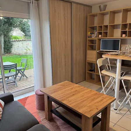 شقة ღ Le Prieure - Terrasse, Parking, Jardin Et Wi-fi *
